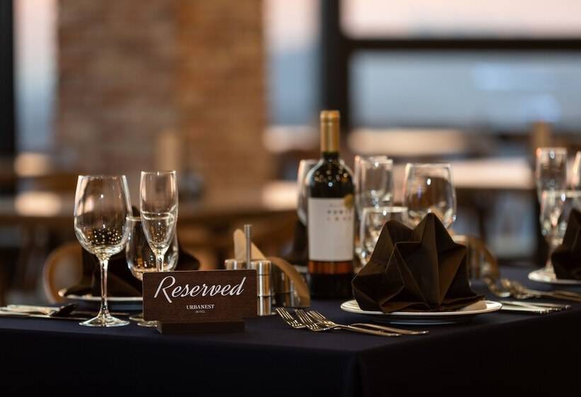 Отель Urban Est