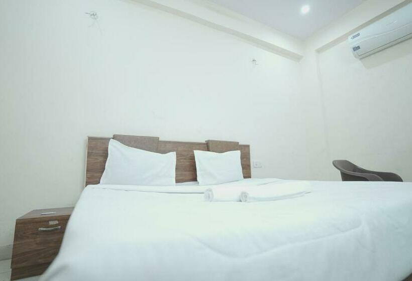 酒店 Viraj Palace By Wb Inn