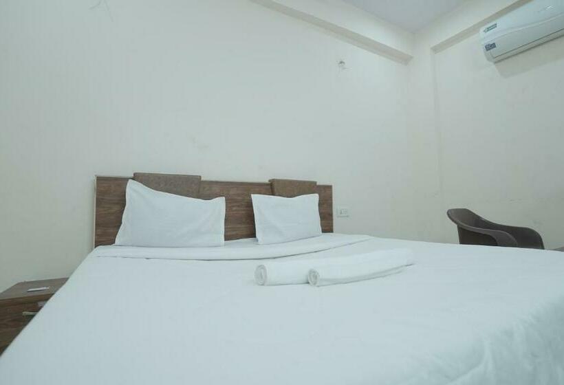 酒店 Viraj Palace By Wb Inn