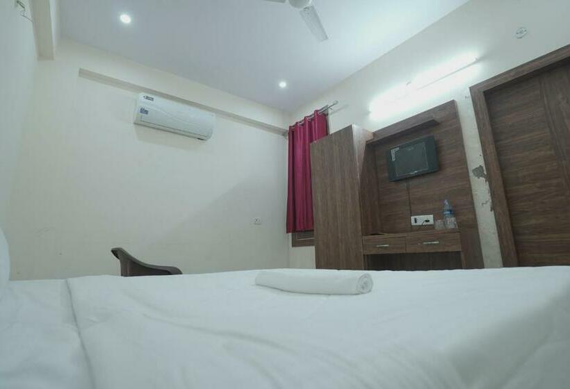 酒店 Viraj Palace By Wb Inn