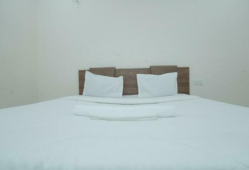 酒店 Viraj Palace By Wb Inn