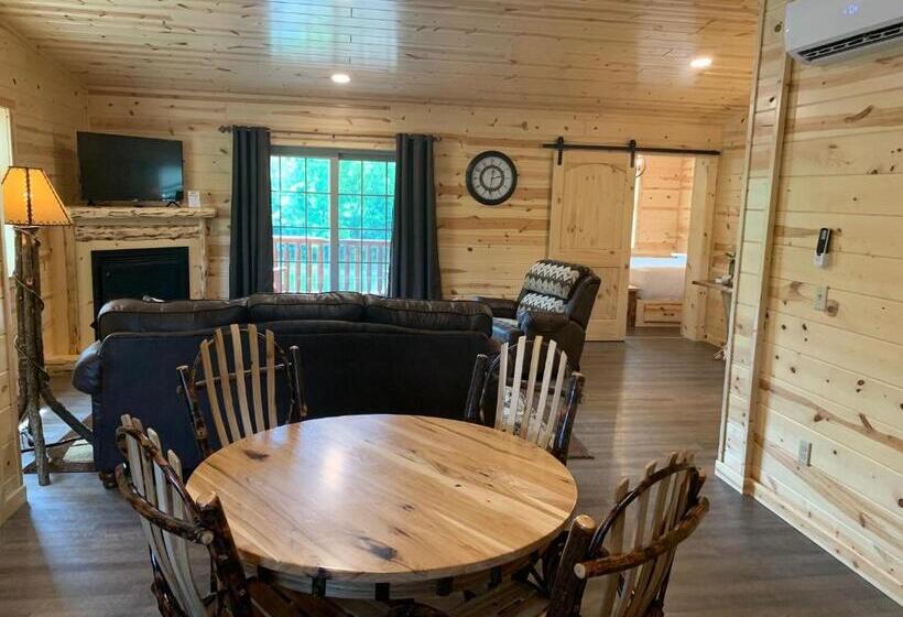 ホテル Waterview Lodge By Amish Country Lodging