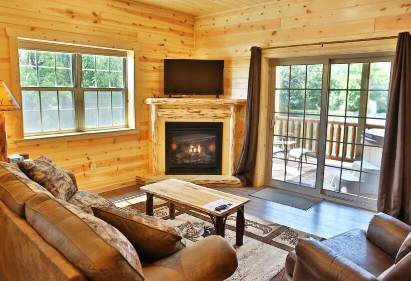 ホテル Waterview Lodge By Amish Country Lodging