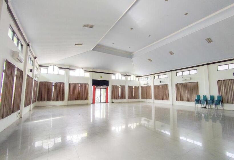 בית מלון כפרי Wisma Tulus Syariah Kebumen Mitra Reddoorz