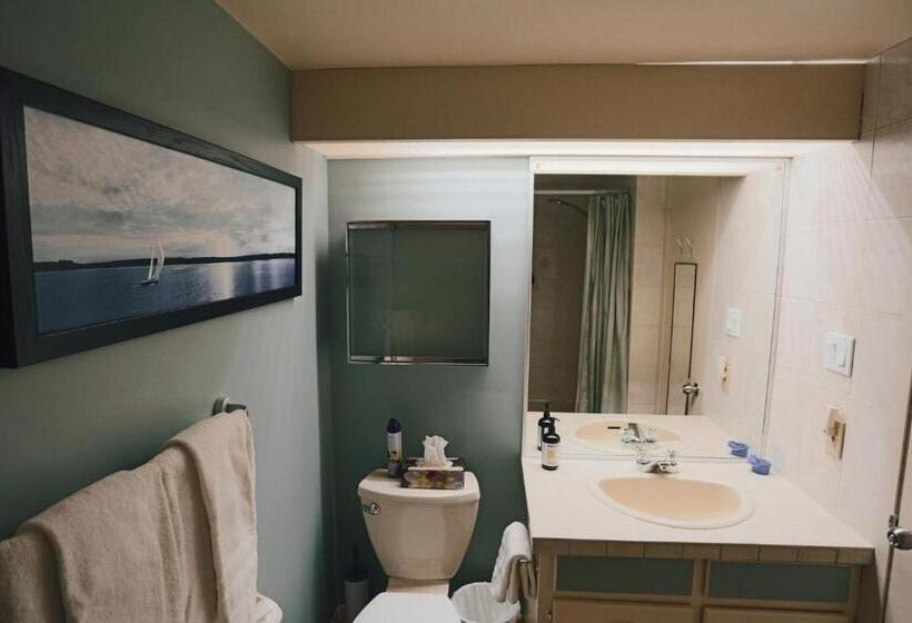 Magog Waterfront Condo