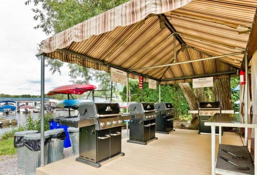 Magog Waterfront Condo