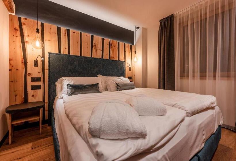 Nidaris Luxury Private Spa Suites