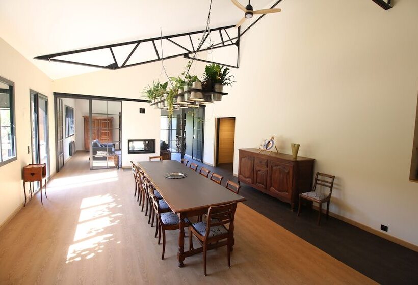 بنسيون Clos Des Poulies