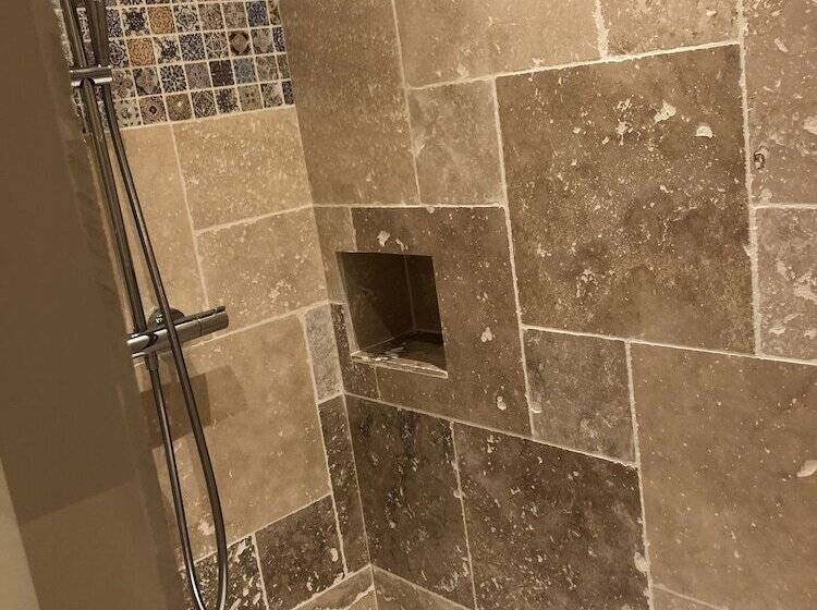 بنسيون Clos Des Poulies