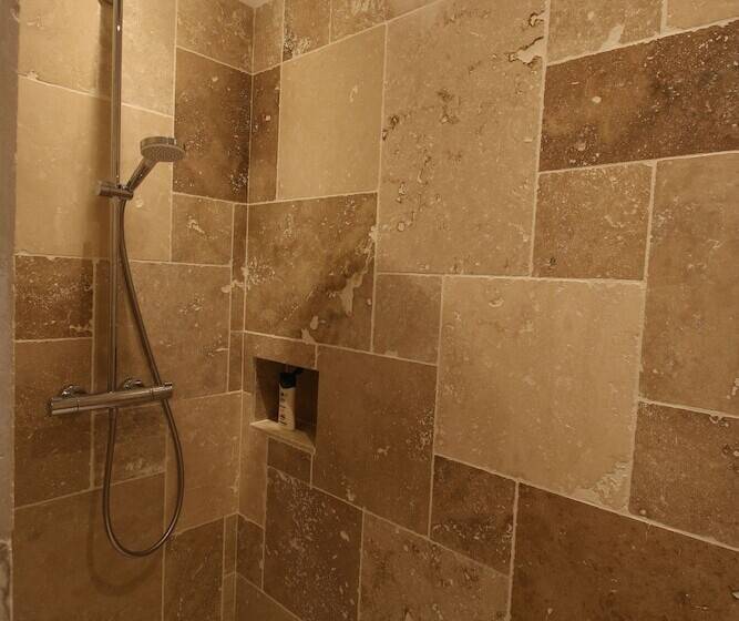 بنسيون Clos Des Poulies