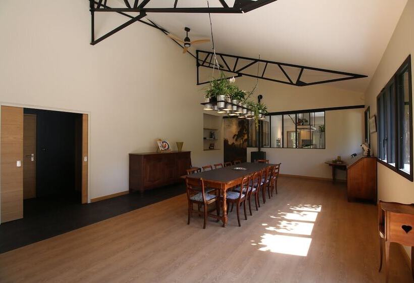 بنسيون Clos Des Poulies