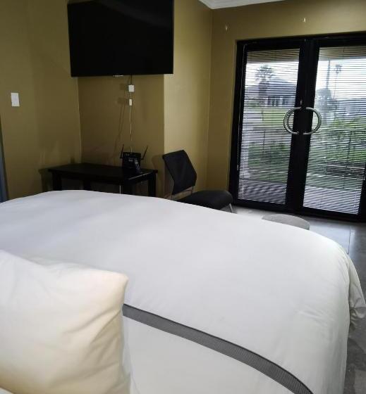 Пансион Fountain Beach House Ikhaya