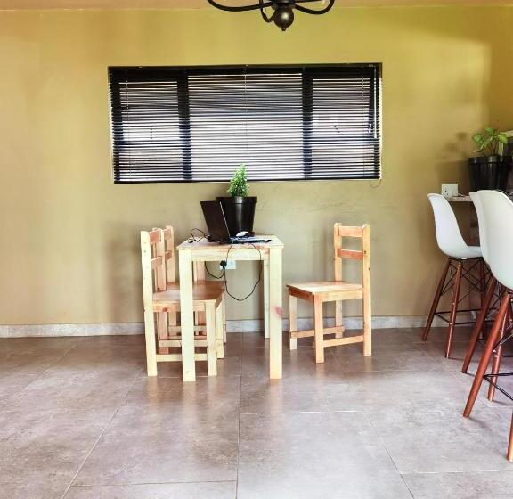 Пансион Fountain Beach House Ikhaya