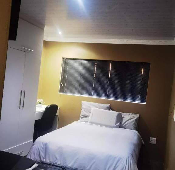 Пансион Fountain Beach House Ikhaya