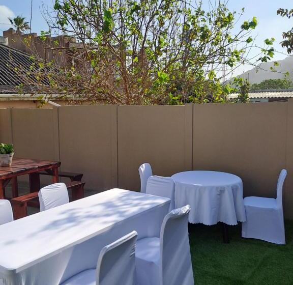 Пансион Fountain Beach House Ikhaya