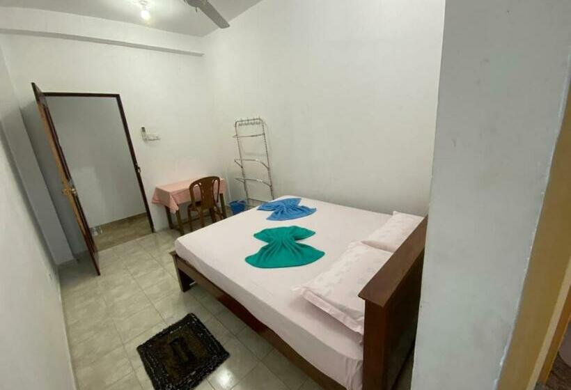 פנסיון Grand White