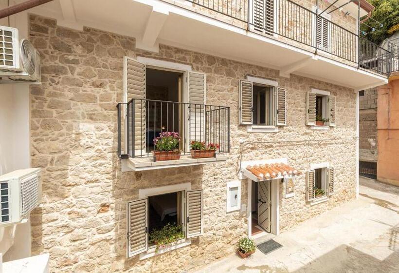 פנסיון La Torre Dei Colombo