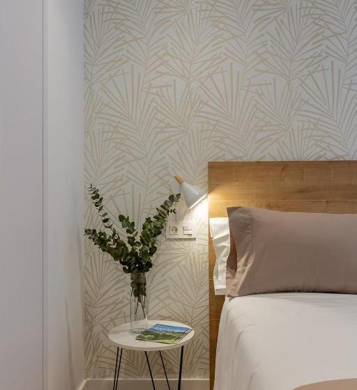 پانسیون Room4you Oviedo By Asturias Holidays
