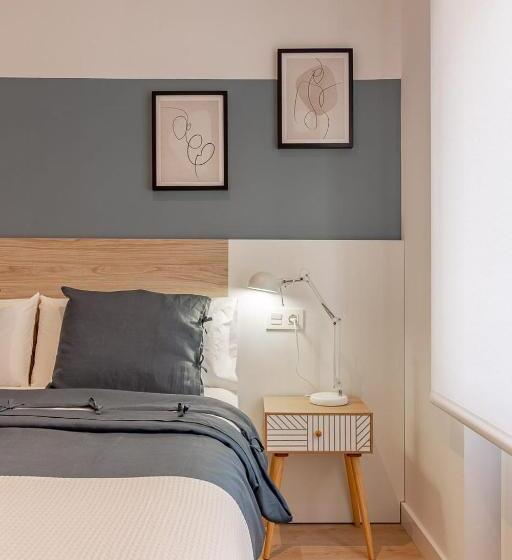 پانسیون Room4you Oviedo By Asturias Holidays