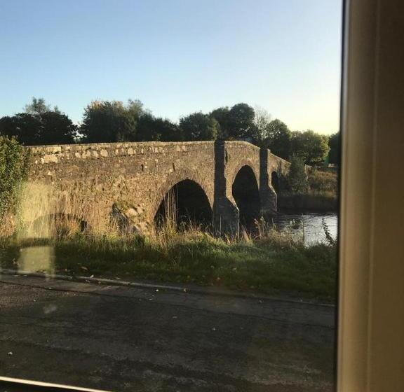 بنسيون The Tollhouse