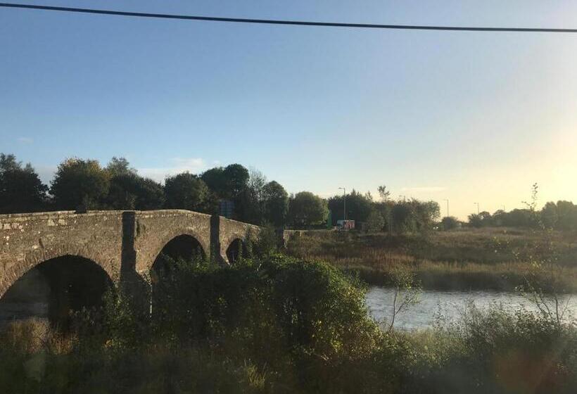 بنسيون The Tollhouse