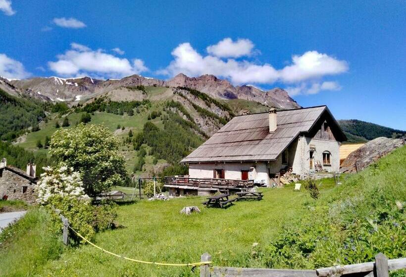 Общежитие Auberge L Estoilies