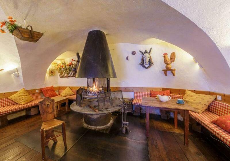 Общежитие Auberge L Estoilies