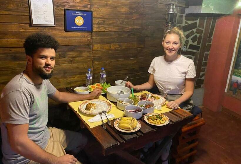 הוסטל Homeaway Homestay Hatton