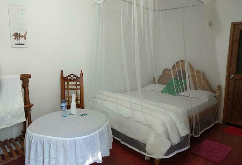 הוסטל Homeaway Homestay Hatton