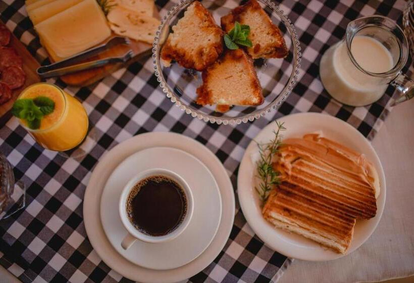 ユースホステル Pousada Bugio Da Serra