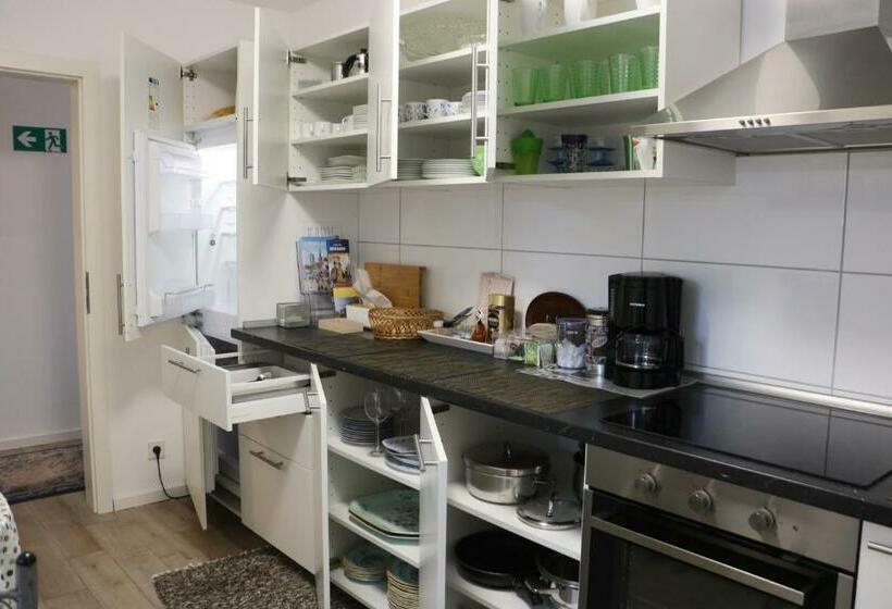 فندق صغير Rooms In Düsseldorf Near The Airport/fair