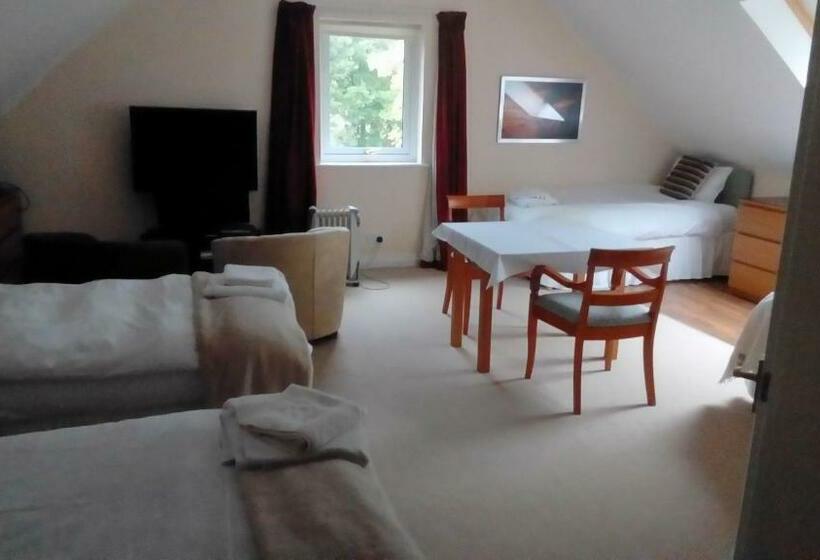 تختخواب و صبحانه Bluebell Cottage