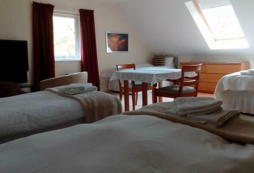 تختخواب و صبحانه Bluebell Cottage