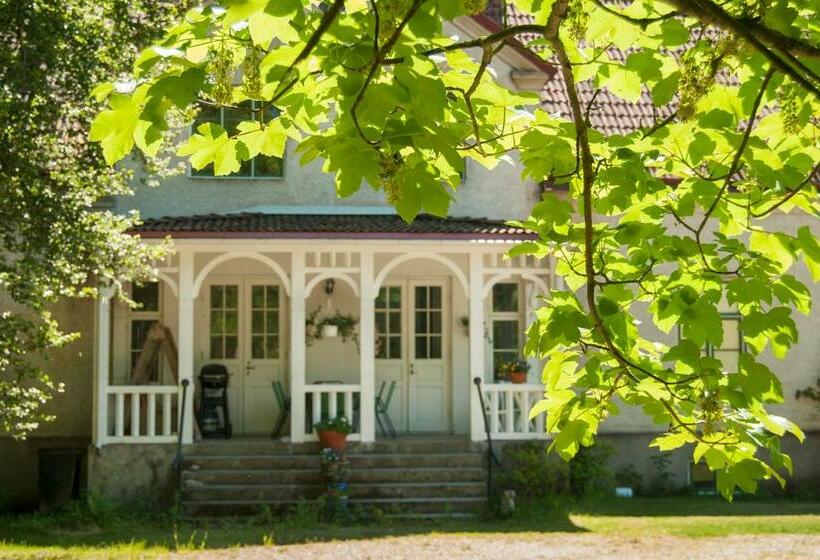 تختخواب و صبحانه Bo På Bigård Eke Gamla Skola