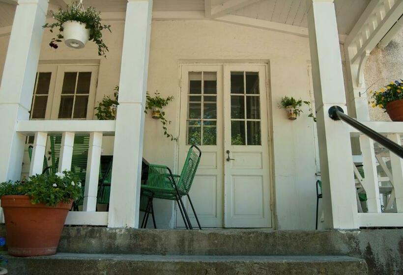 ベッドアンドブレックファースト Bo På Bigård Eke Gamla Skola