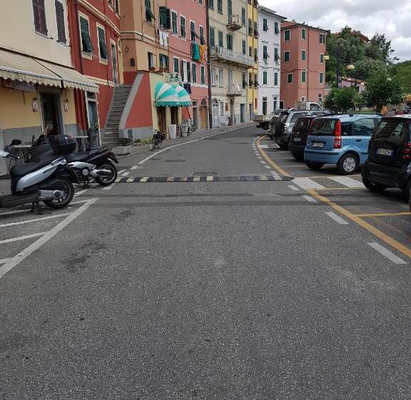 مبيت وإفطار Carugio Del Fezzano