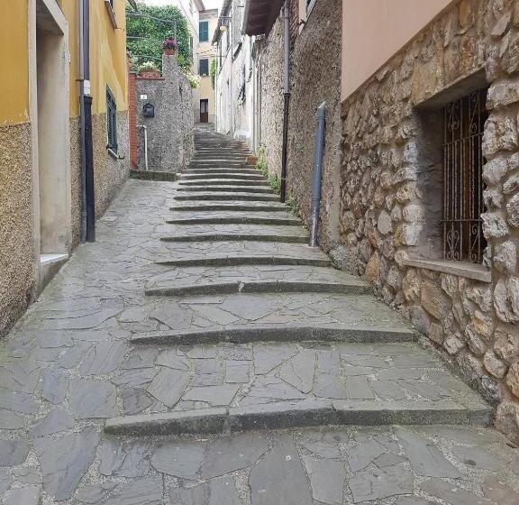 تختخواب و صبحانه Carugio Del Fezzano