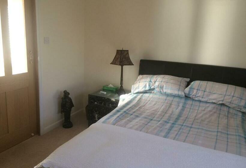 민박 Cowes   The Barn