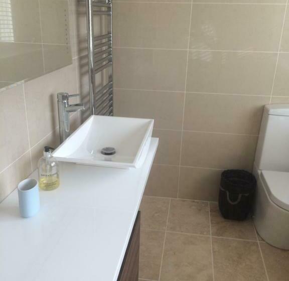 민박 Cowes   The Barn