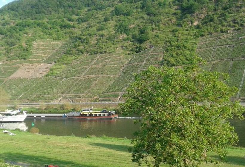 مبيت وإفطار Ferienhaus Zenz   Gästezimmer Im Winzerhaus