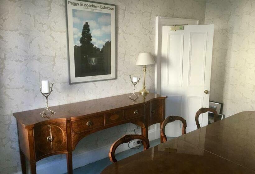 مبيت وإفطار Gladstone House