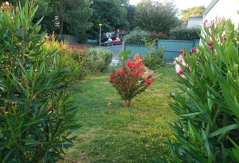 住宿加早餐  La Salamandre, Chambre D Hôtes