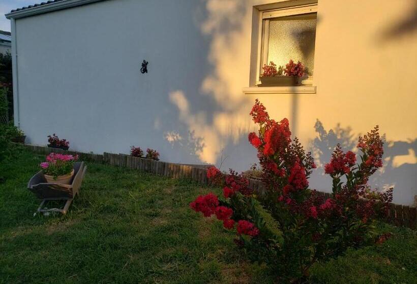 住宿加早餐  La Salamandre, Chambre D Hôtes