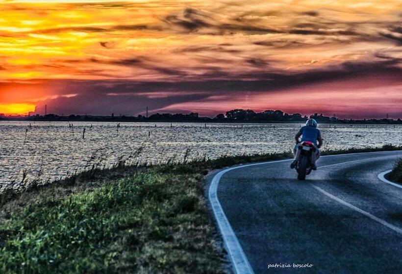 مبيت وإفطار La Zia Acida