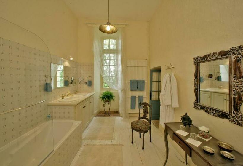 مبيت وإفطار Le Prieuré Du Château De Biron