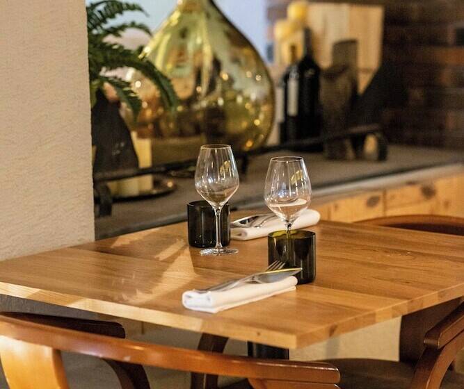 민박 Les Villas Du Chateau De Lastours