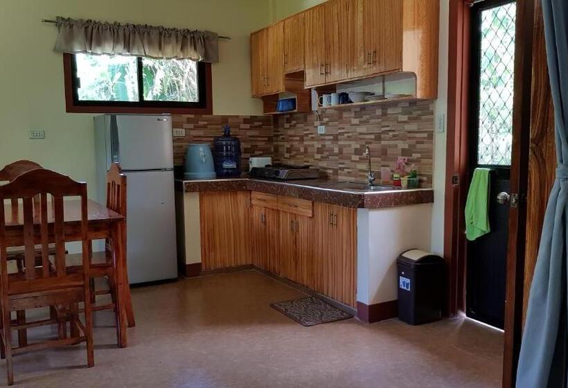 تختخواب و صبحانه Paco S Garden Home Stay