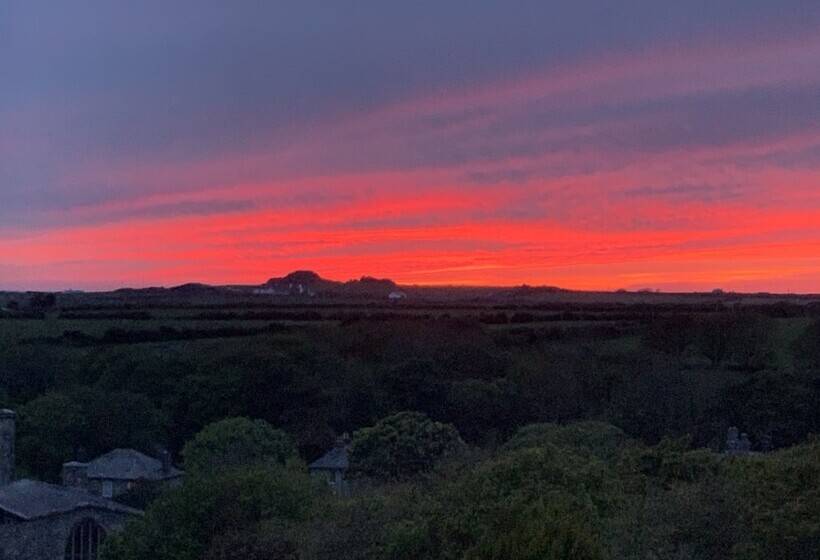مبيت وإفطار The Cathedral Villas