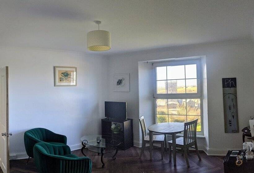 مبيت وإفطار The Cathedral Villas