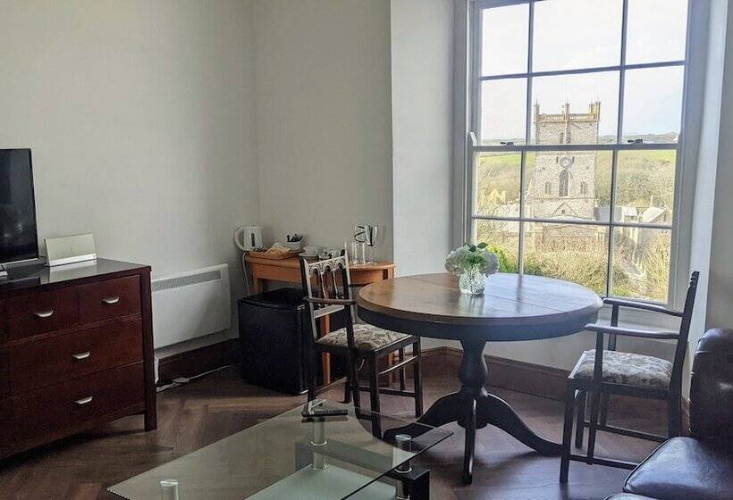 مبيت وإفطار The Cathedral Villas